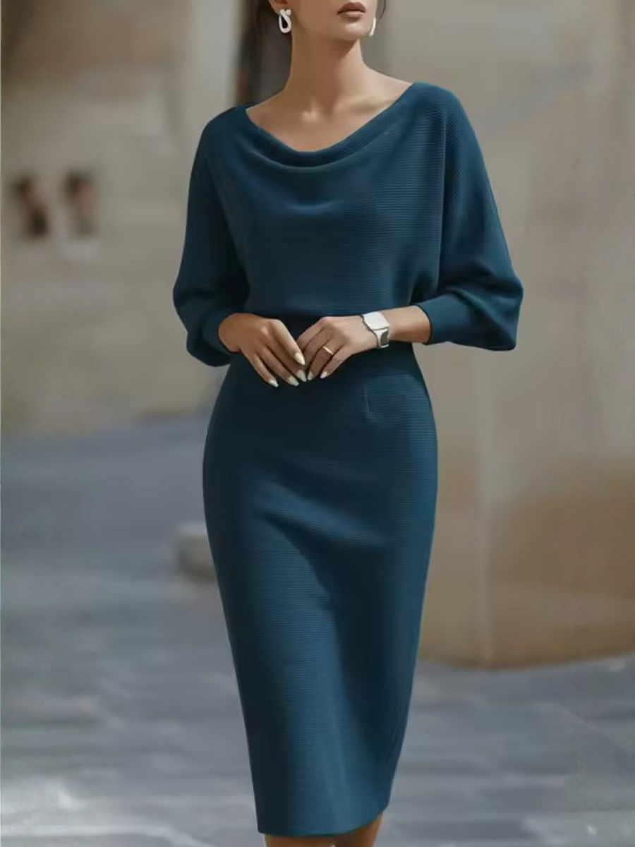 Clara | Midi Kjole med Cowl Hals Satin Bodycon Lange Ermer