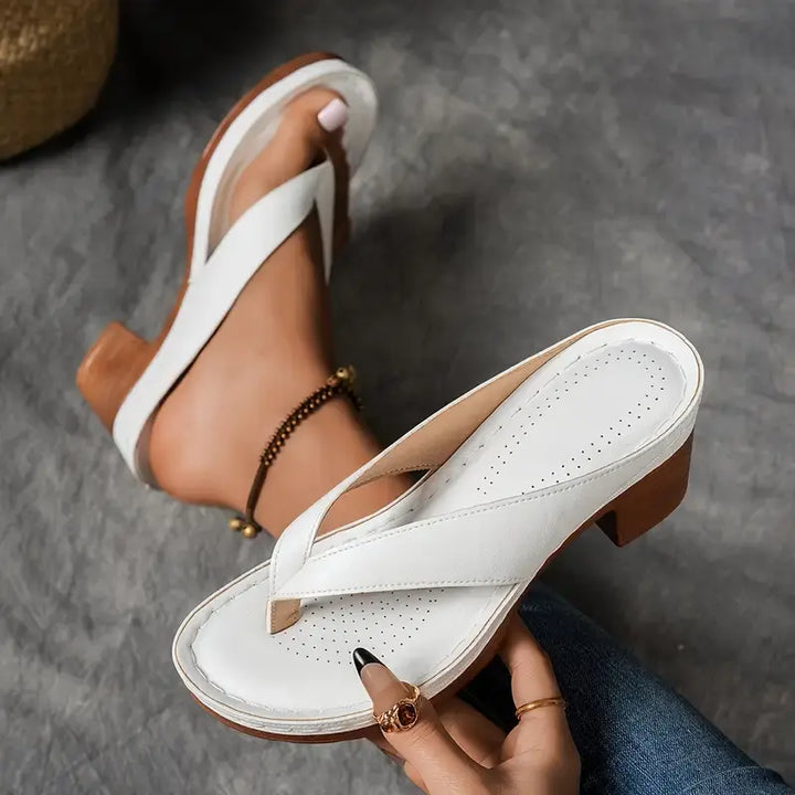 Clara | Elegant Lav Hæl Flip Flop Sandaler