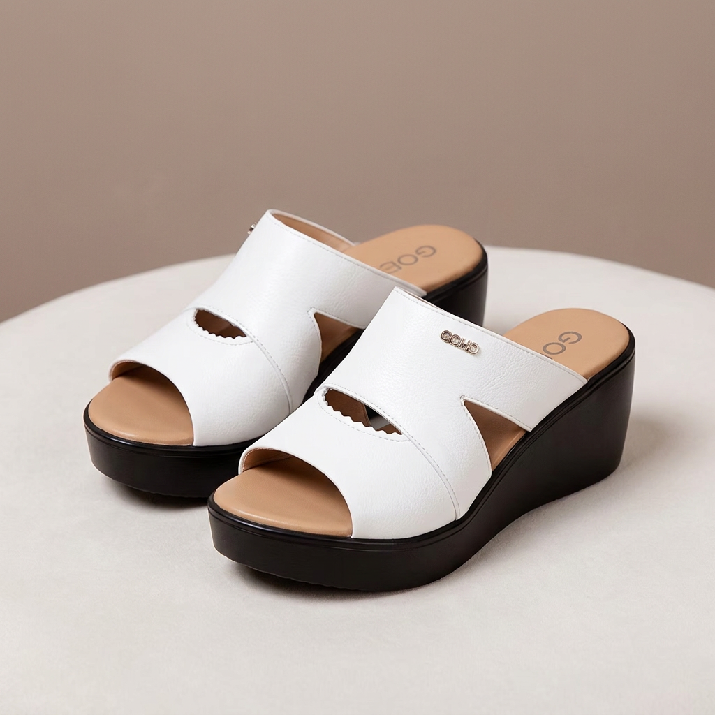 Josefine | Damesandaler med kilehæl, kryssremmer og åpen tå