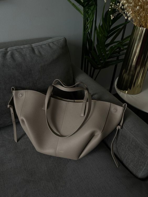 Novalie | Elegant eller Stilig Tote Bag