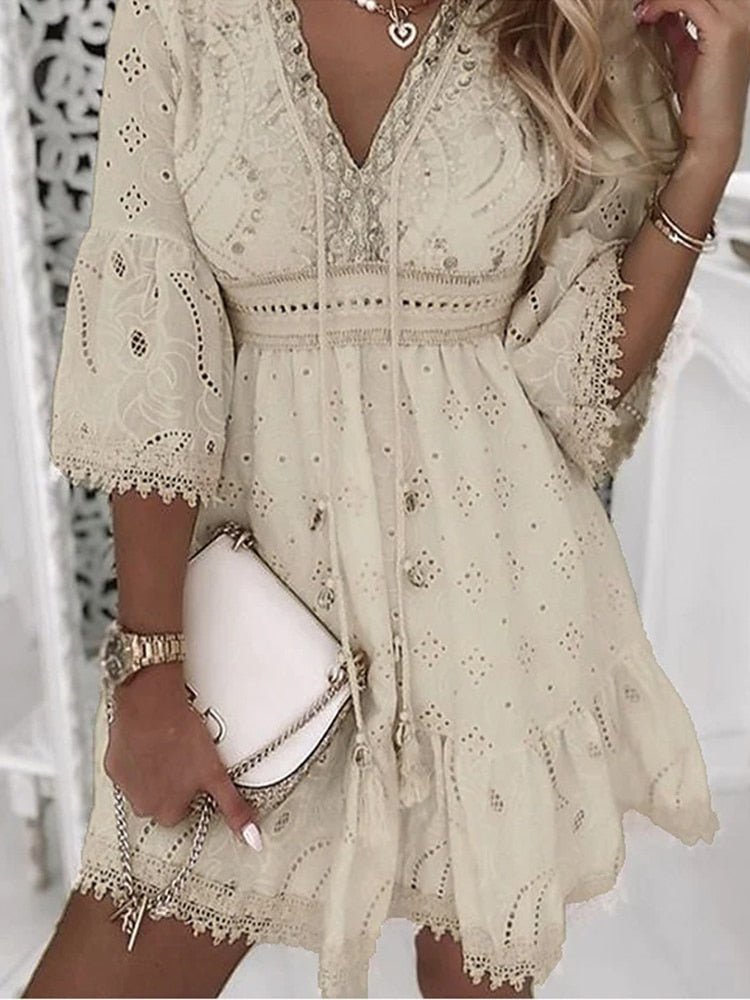 Laura | Boho Mini Kjole V-Hals A-Linje Blonde Detaljer