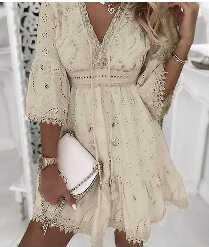 Laura | Boho Mini Kjole V-Hals A-Linje Blonde Detaljer