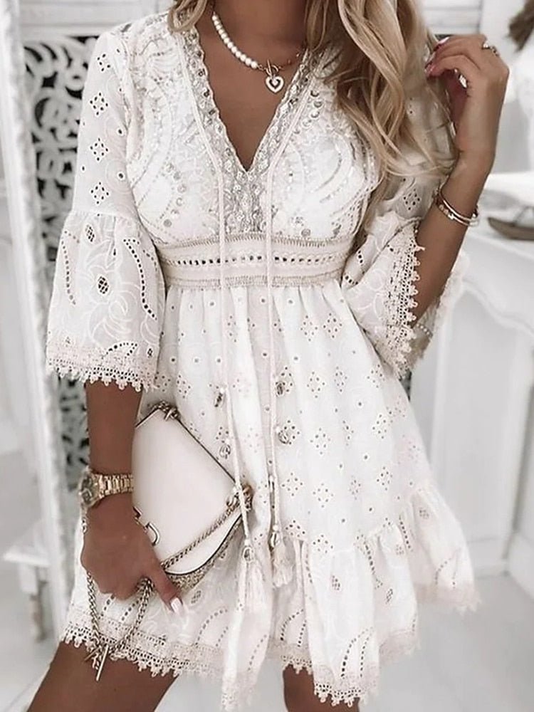 Laura | Boho Mini Kjole V-Hals A-Linje Blonde Detaljer