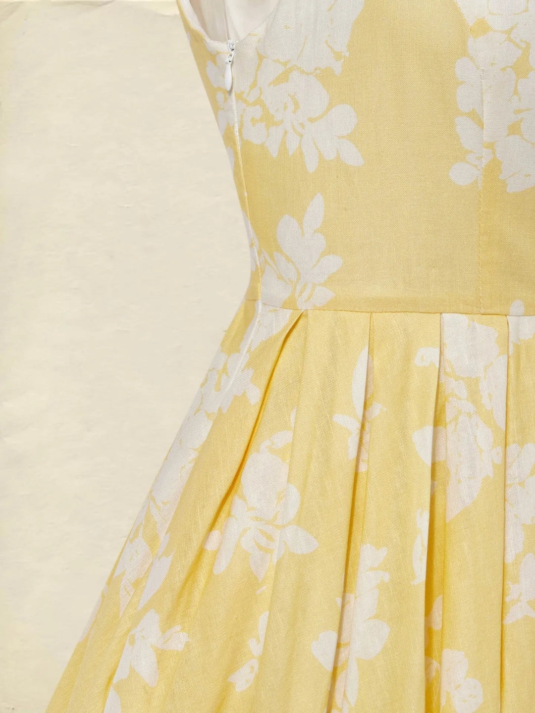 Isabella | Kvinneblomster Lin Midi Kjole Uten Ermer