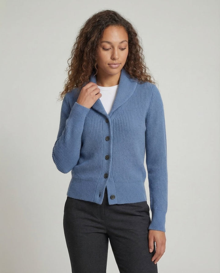 Laura | Dame Ribbestrikket Cardigan med Revers og Knapplukking