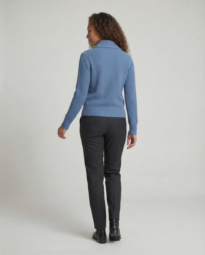 Laura | Dame Ribbestrikket Cardigan med Revers og Knapplukking