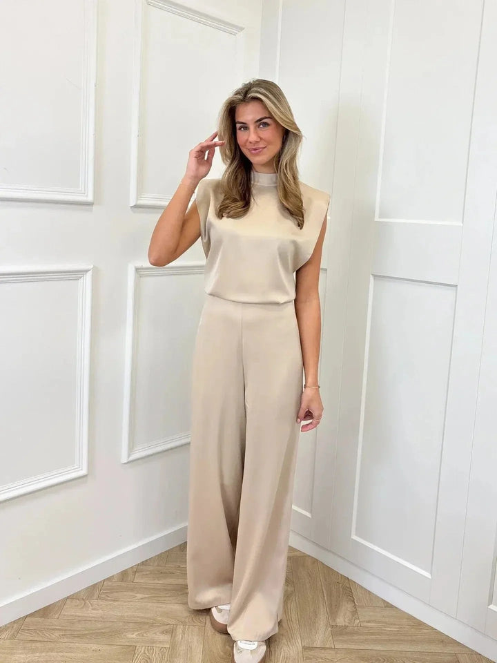 Josefine | Kvinne Satin Jumpsuit Bred Ben Uten Ermer