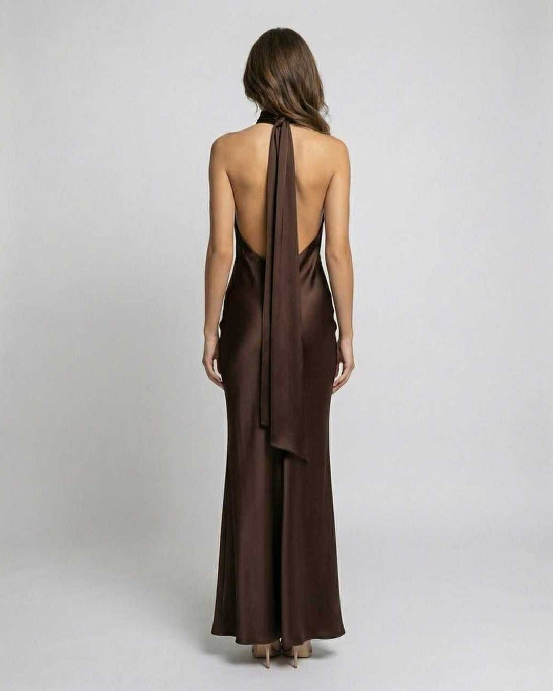 Mathilde | Kvinne Satin Maxi Kjole Halterneck Åpen Rygg