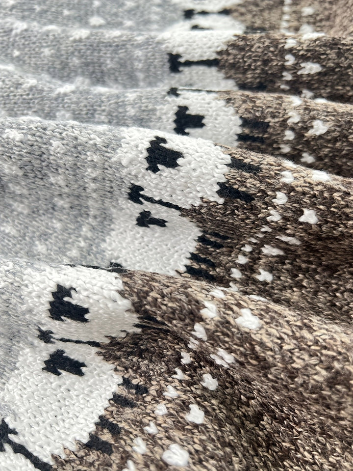 Anna | Dame Strikkegenser med Sau Jacquard Mønster og Rund Hals