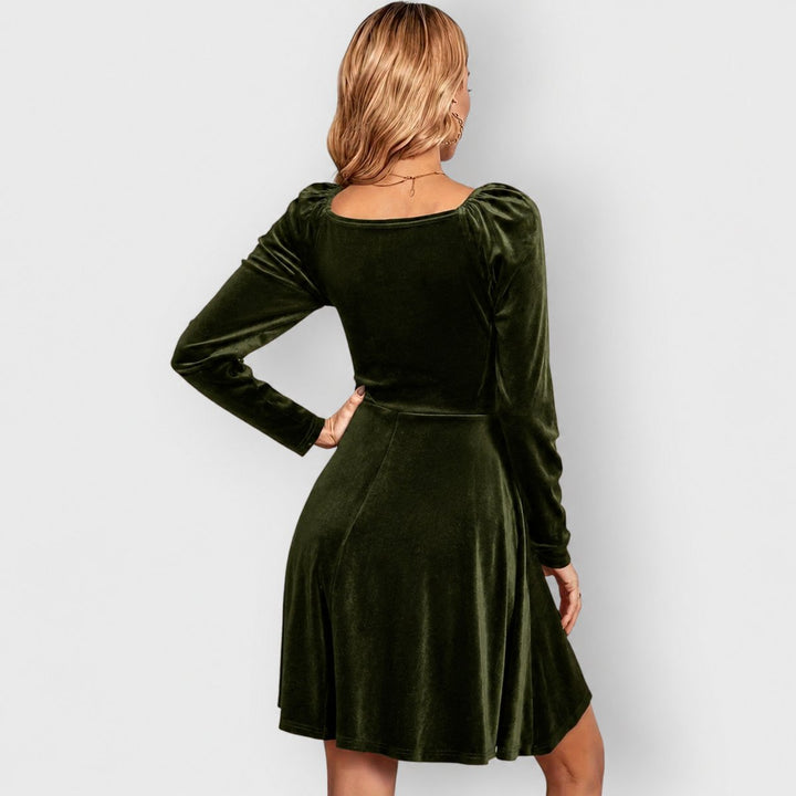 Liv | Kvinne | Velour Skater Festkjoler med Dyp V-Hals og Lange Ermer