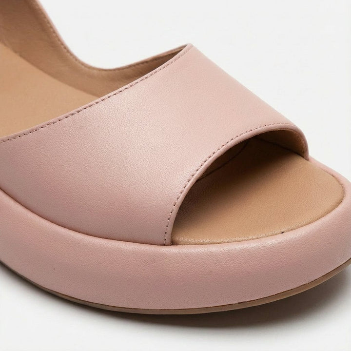 Freja | Kvinnenes åpne tå kilehæl sandal med elastisk hælrem