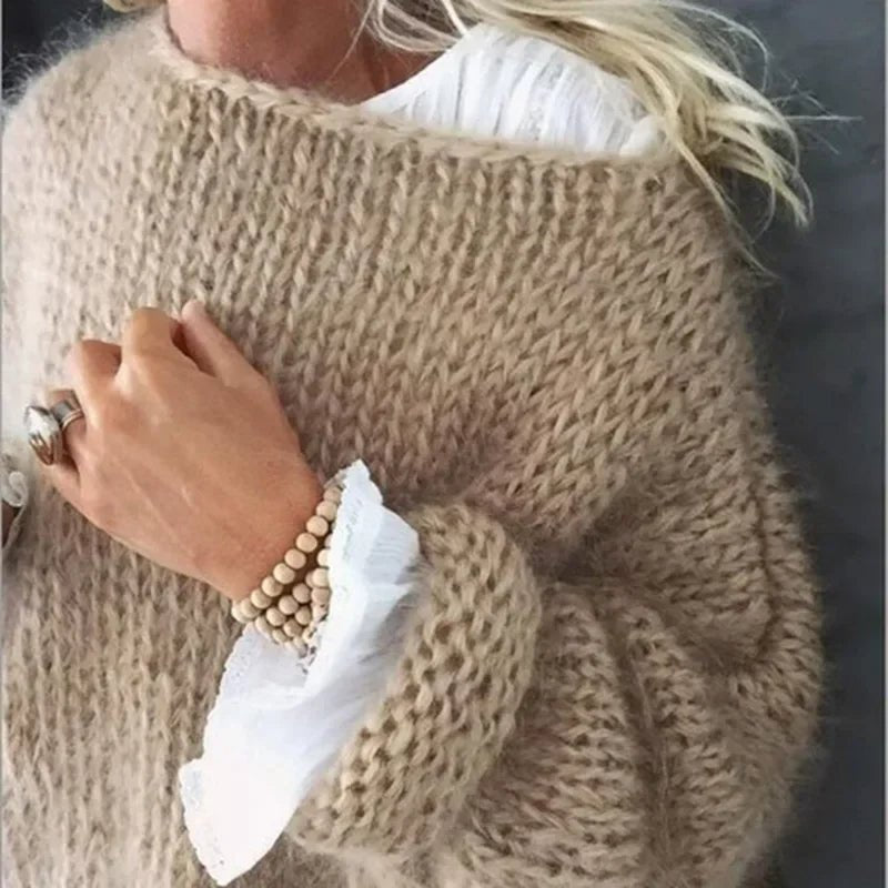 Sofia | Dame Fluffy Strikket Oversized Rundhalsgenser
