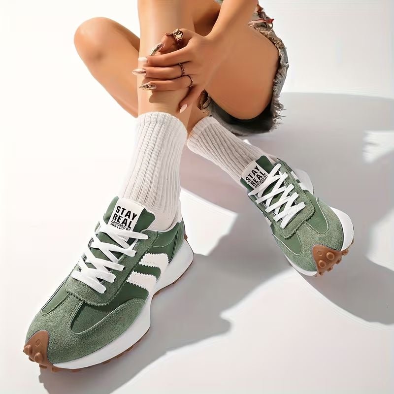 Clara | Kvinnenes Retro Plattform Chunky Sneakers med Snøring