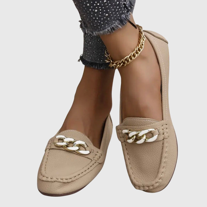 Susanne | Kvinners Slip On Loafers Med Kjededetalj