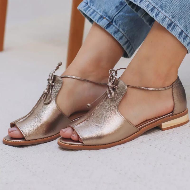 Ella | Kvinne Metallic Peep-Toe Flate Sandaler med Sløyfebånd