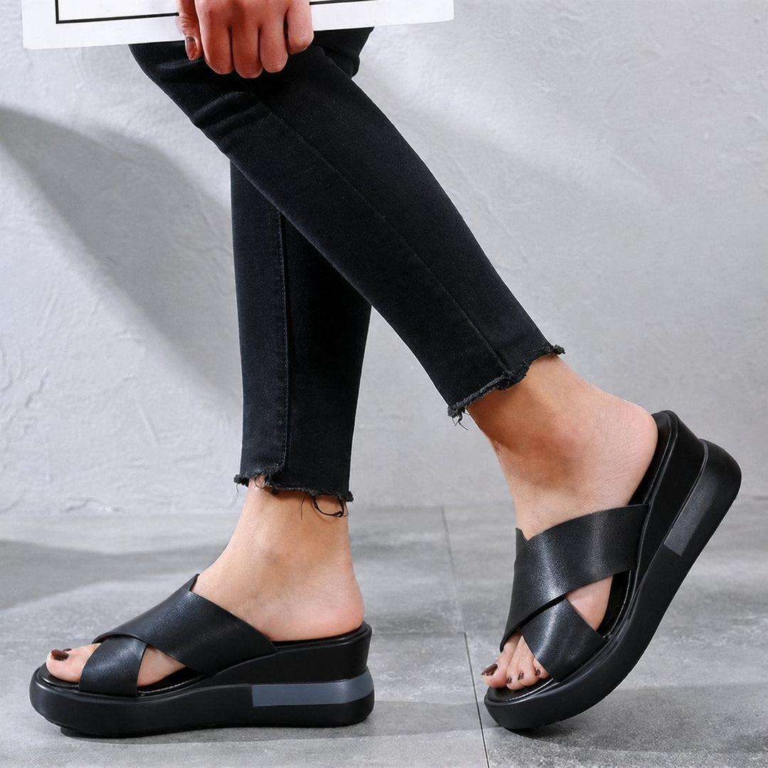 Josefine | Kvinne Padded Cross Strap Flate Sandaler