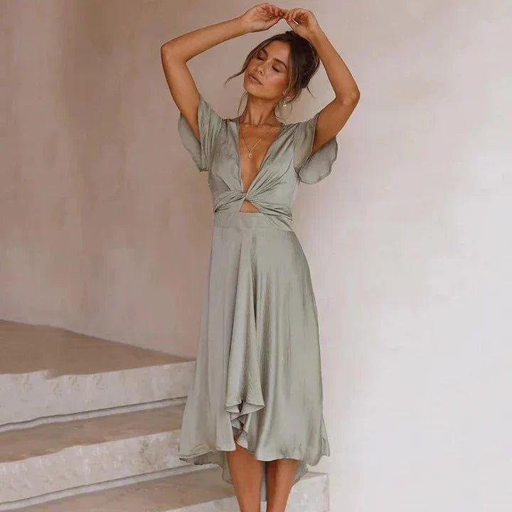 Freja | Luna Kvinne Satin Midi Kjole Dyp V-Hals Sommerfuglsærmer