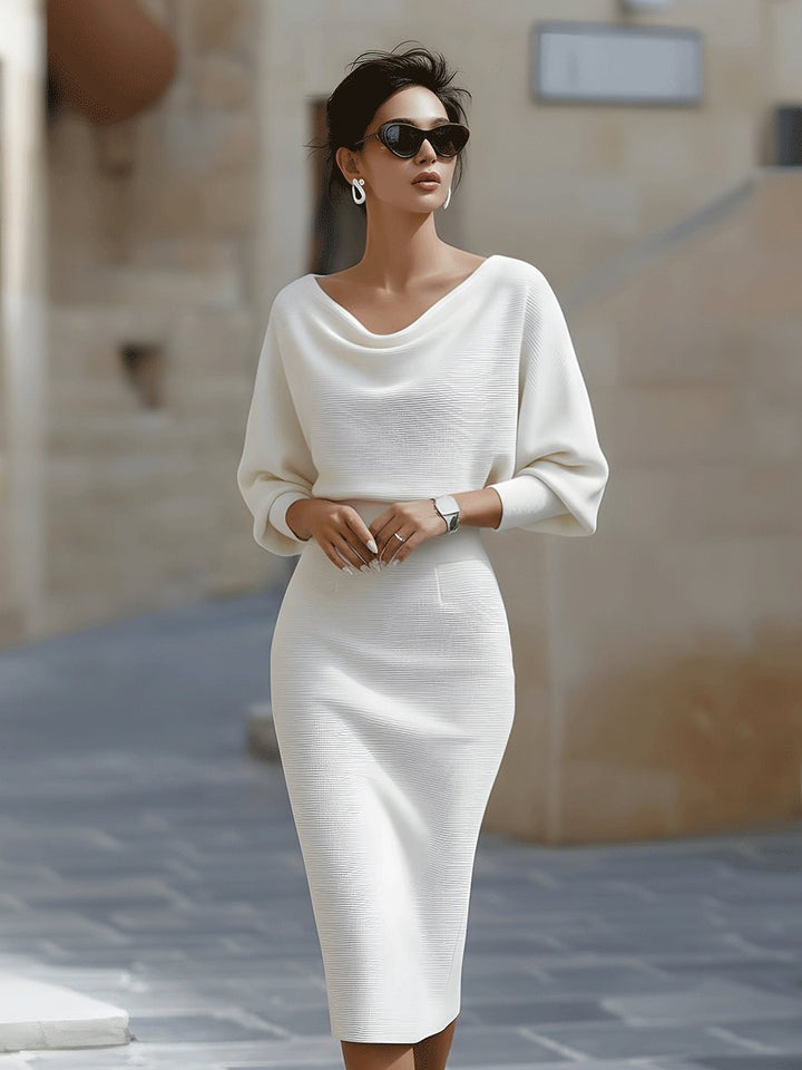 Clara | Midi Kjole med Cowl Hals Satin Bodycon Lange Ermer