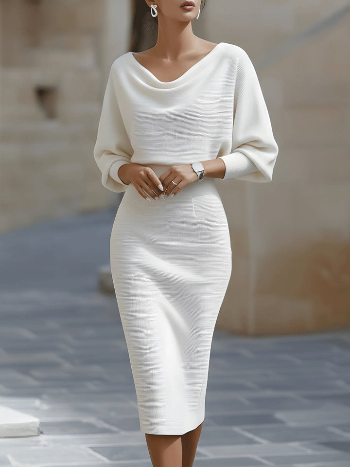 Clara | Midi Kjole med Cowl Hals Satin Bodycon Lange Ermer