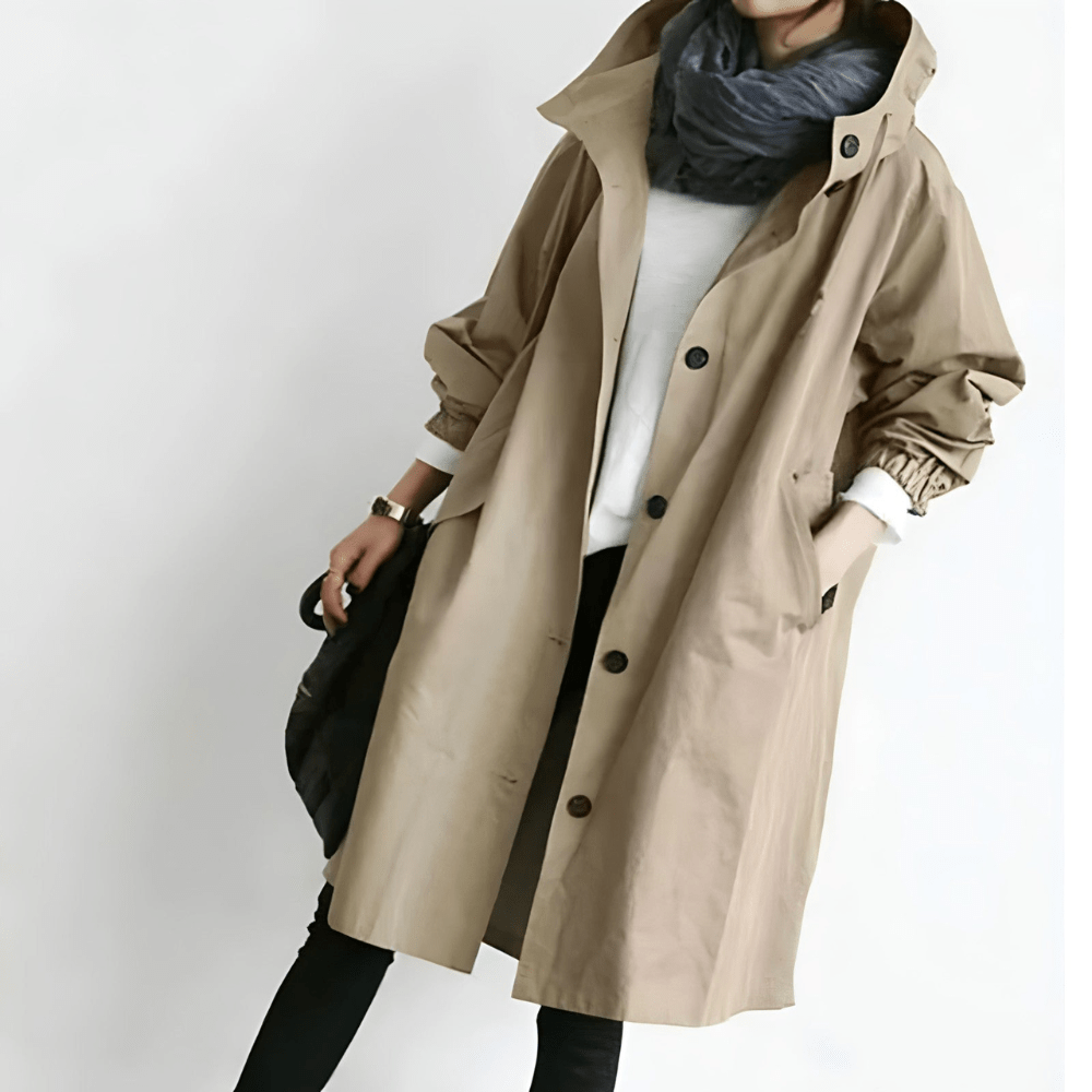 Dagmara | Oversized Kåpe med Hette og Knapper