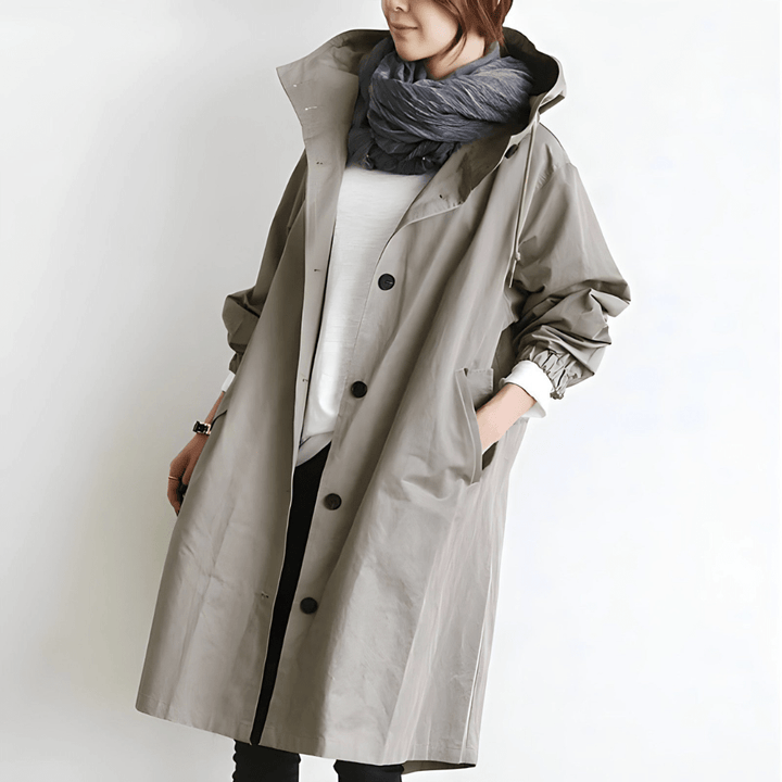 Dagmara | Oversized Kåpe med Hette og Knapper