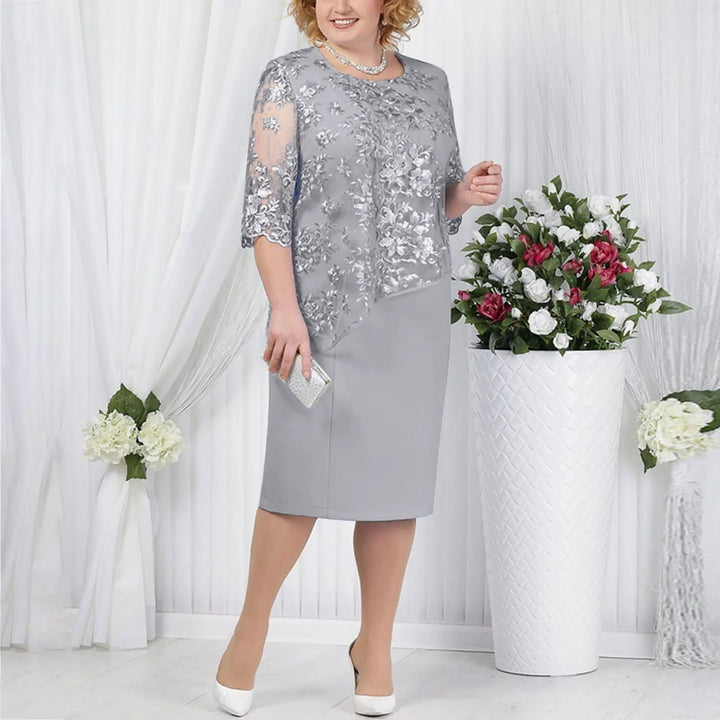 Liv | Plus Size Midi Kjole med Blonde Detaljer Elegant Festkjole