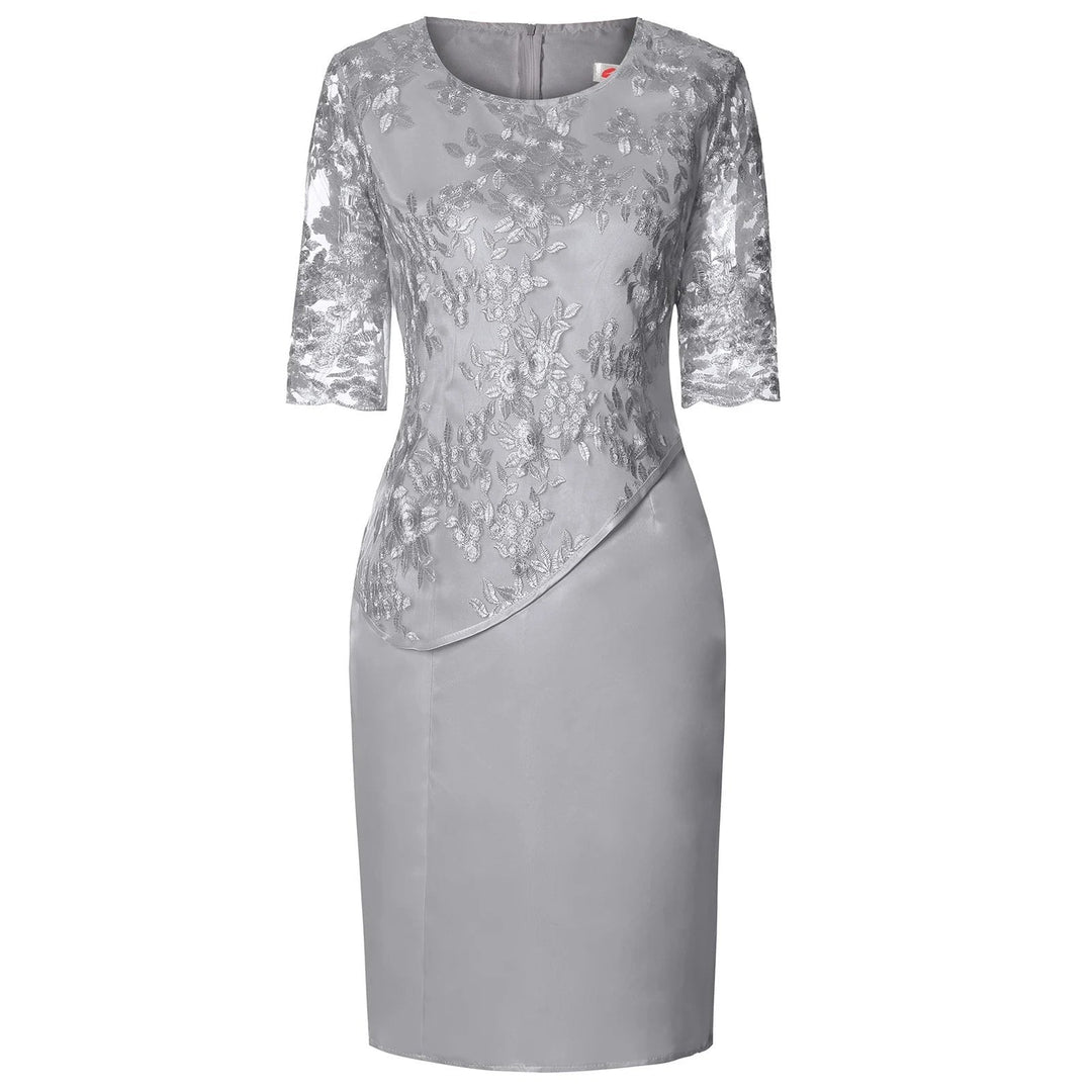 Liv | Plus Size Midi Kjole med Blonde Detaljer Elegant Festkjole