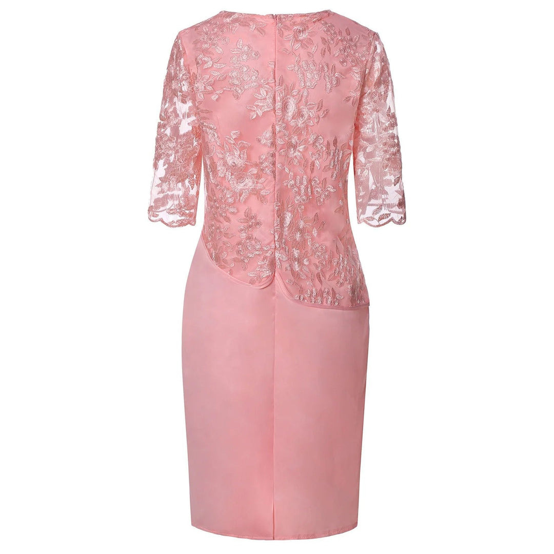 Liv | Plus Size Midi Kjole med Blonde Detaljer Elegant Festkjole