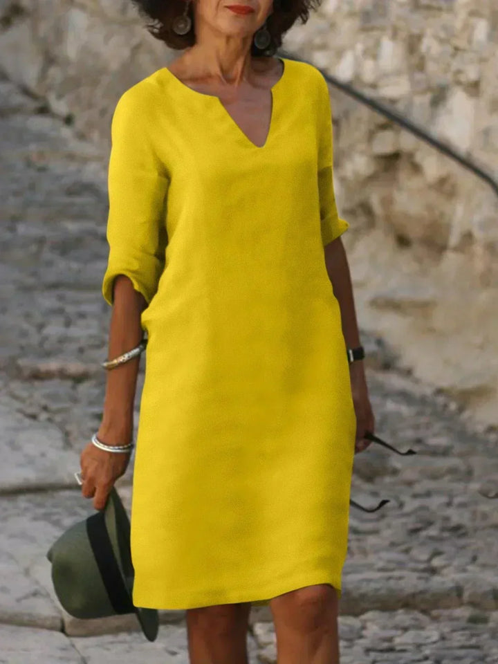 Yrsa | Elegant Midi Kjole med V-hals