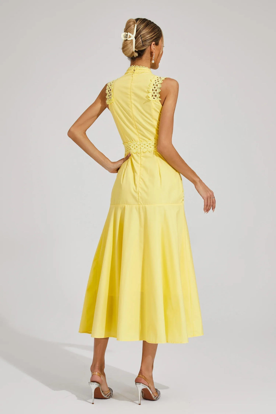 Andrea | Kvinne uten ermer Blonde Midi Kjole for Bryllupsgjester